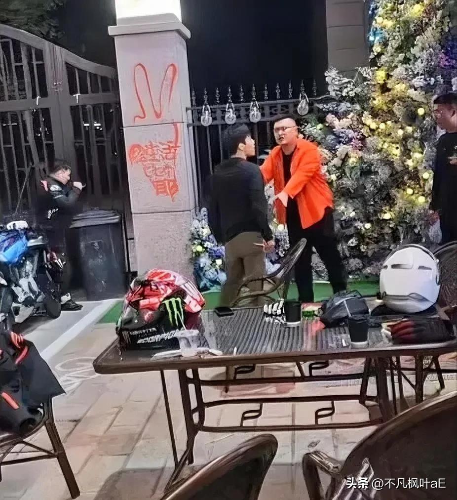 南通市发生了一起令公众深感痛心的摩托车事故。据悉，事件的核心涉及一位刚刚购买小米