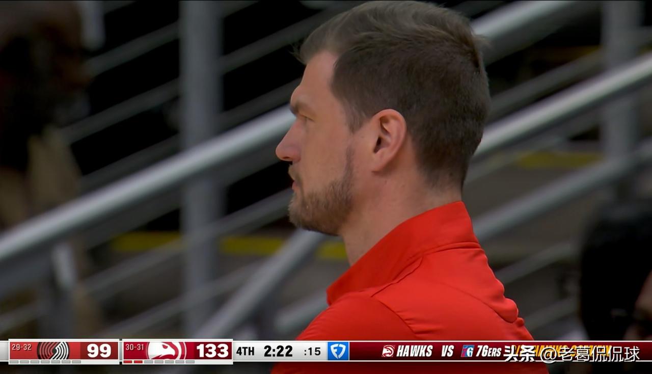 开拓者主帅斯普利特真是一头犟驴，他死活不肯为杨瀚森制定一些进攻战术！在今天开拓者