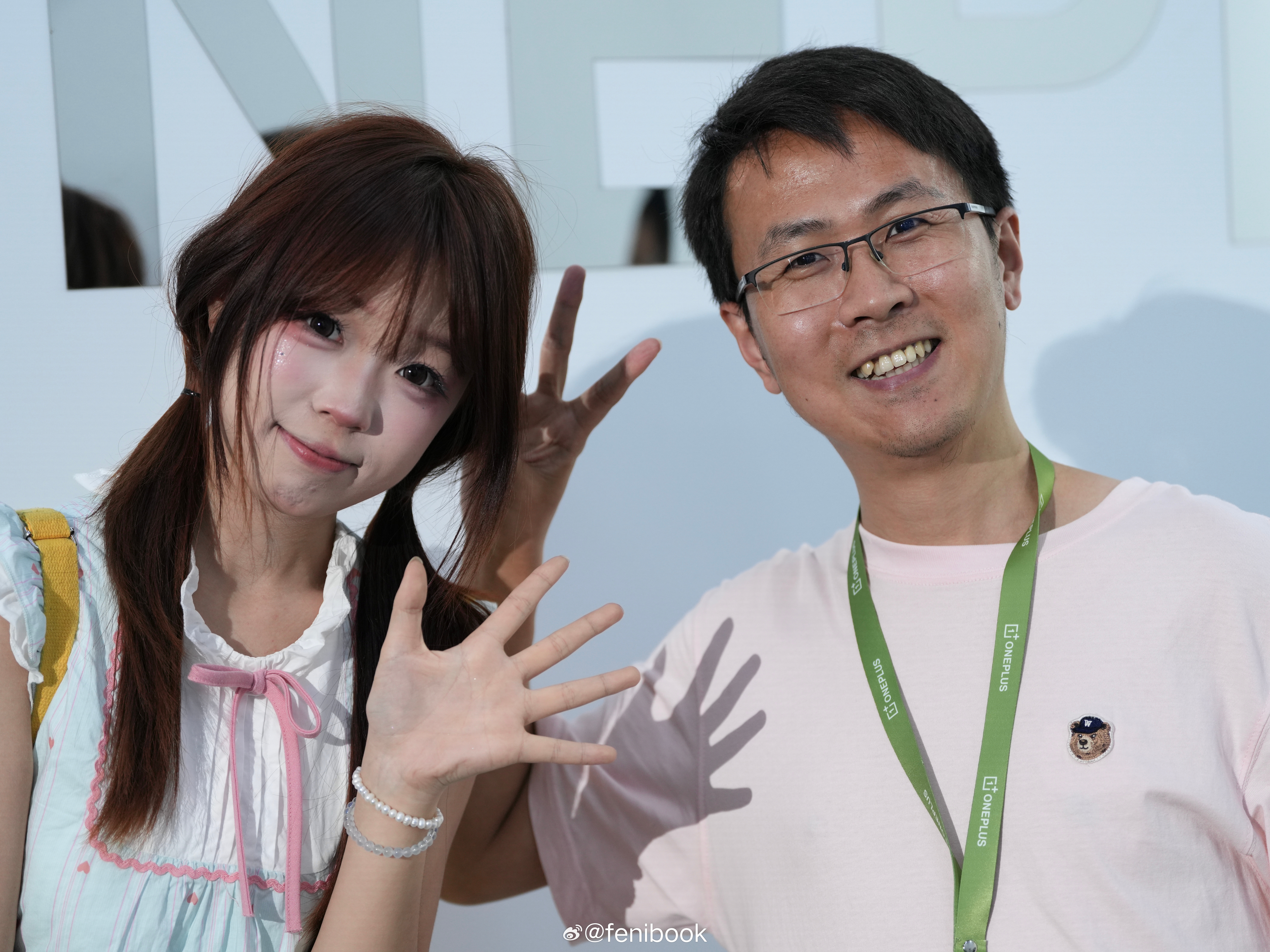 熬夜会让人变黑，所以我最近黑了很多1️⃣ 黑色素代谢变慢长期熬夜会打乱生物钟，影