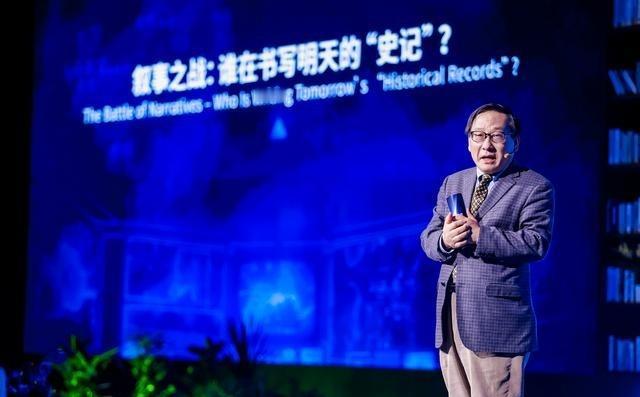 万斯曾暗示中国，如果不接受关税，就考虑战争。话音未落，中国学者高志凯就在国际辩论