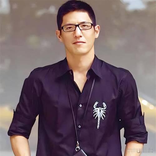 蒋友柏说，蒋家第三代男性（蒋孝文、蒋孝武、蒋孝勇）全都不到50岁离世。他从小就知