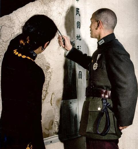 该组照片为1941年在陪都“重庆”官员肖像的真实照片。 图1—图4：蒋...