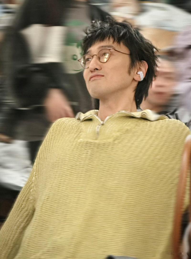 王传君我都是40岁的人了我看见天赋怪就王传君这样一句“我都是40岁的人了”道尽岁