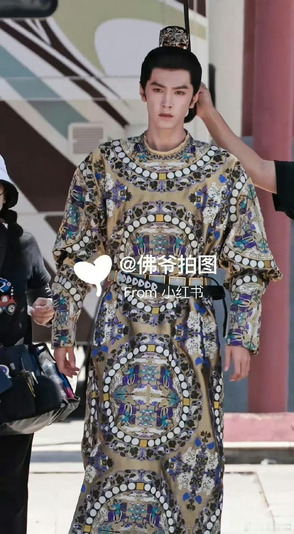 确实丑衣服哈哈哈 ​​​