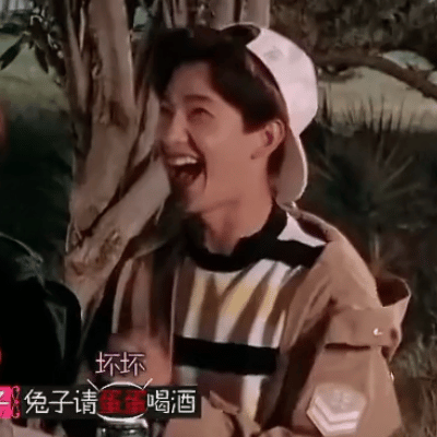 我就知道哥几个半场开香槟了 ​​​