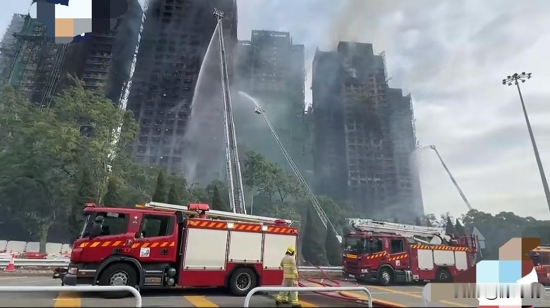此设计方案可让楼房火灾死亡率降到最低甚至降到零——“楼外开放式逃生步梯”。即把逃