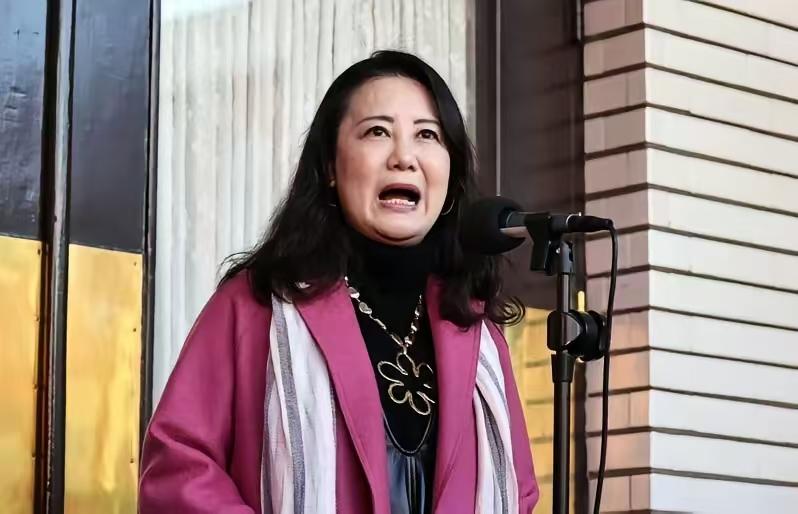 针对马英九和洪秀柱等国民党人痛批高市早苗，民进党代表吴思瑶却叫嚣称“国民党敌我不