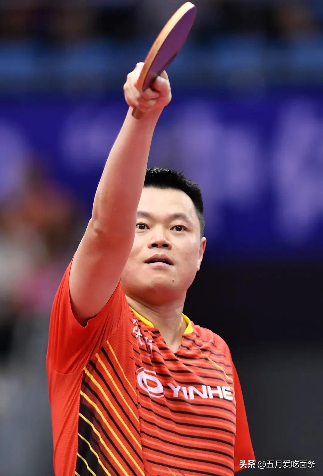 王曼昱3-0赢了伊藤美诚，结果侯英超在直播间和球迷吵起来了[泪奔][泪奔][泪奔