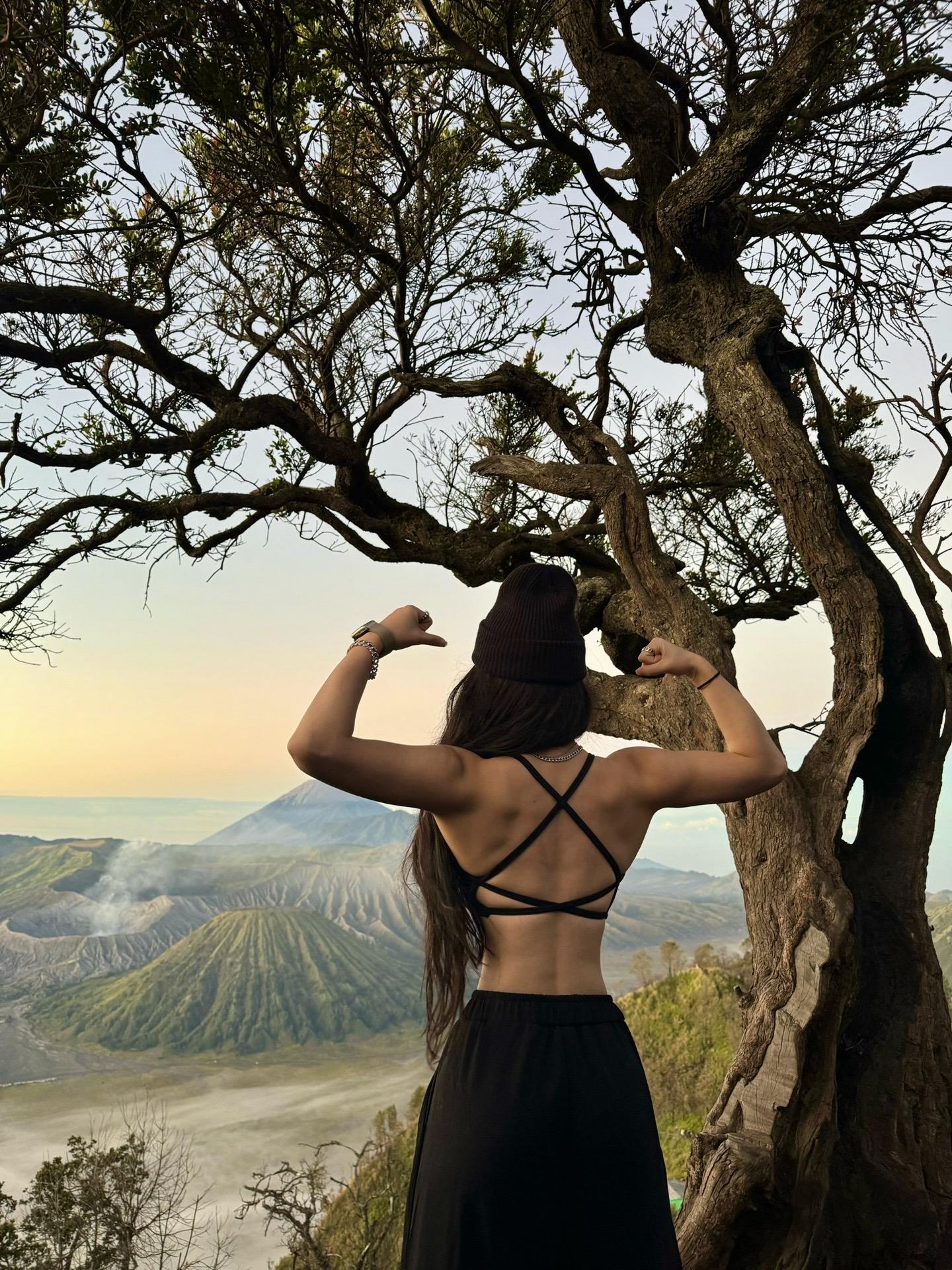 此刻世界不在书里 而在脚下