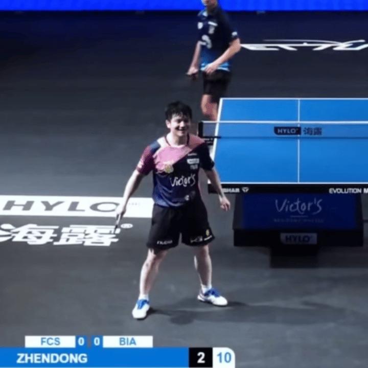 樊振东又咚咚起来了 这可爱的模样真招人稀罕