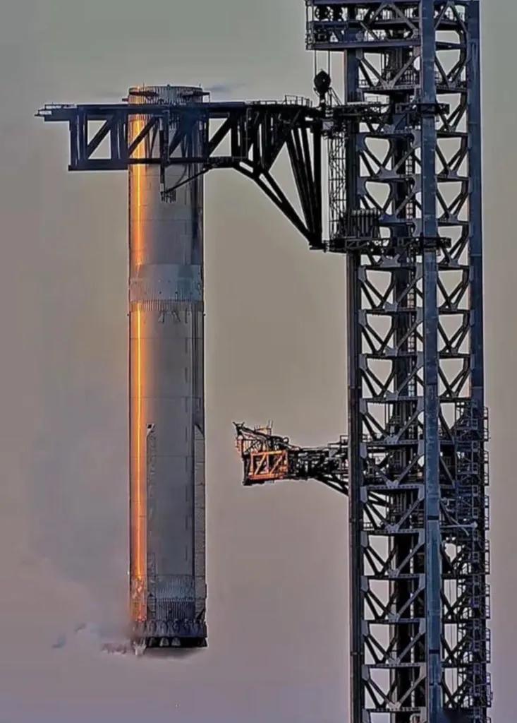 据外媒报道，太空探索技术公司SpaceX对其“星舰5号”飞船进行了试飞，并首次成