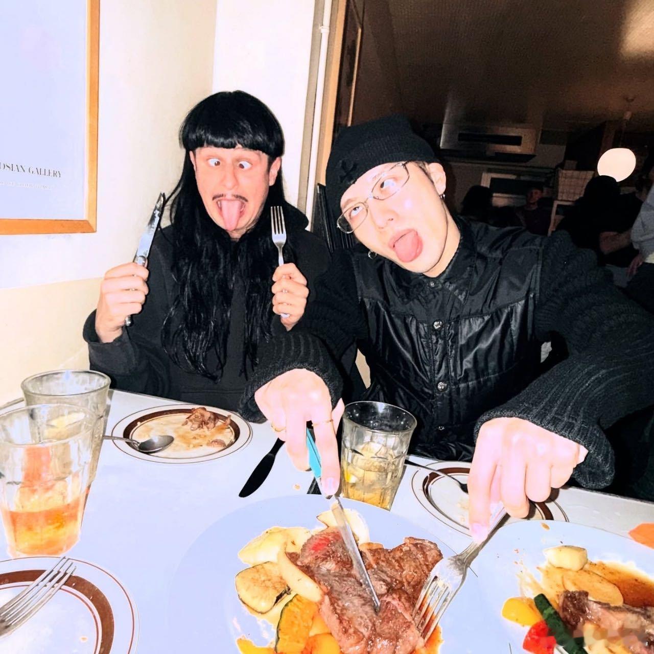 王嘉尔的跟拍我梦里的工作 说真的，如果能做王嘉尔的跟拍，那该有多幸福！不仅能看到