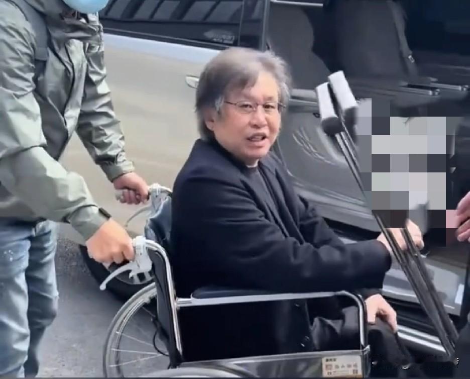 郑智化的道歉显得很无耻。他承认自己使用连滚带爬这个词有所夸张，很显然他没有认识到