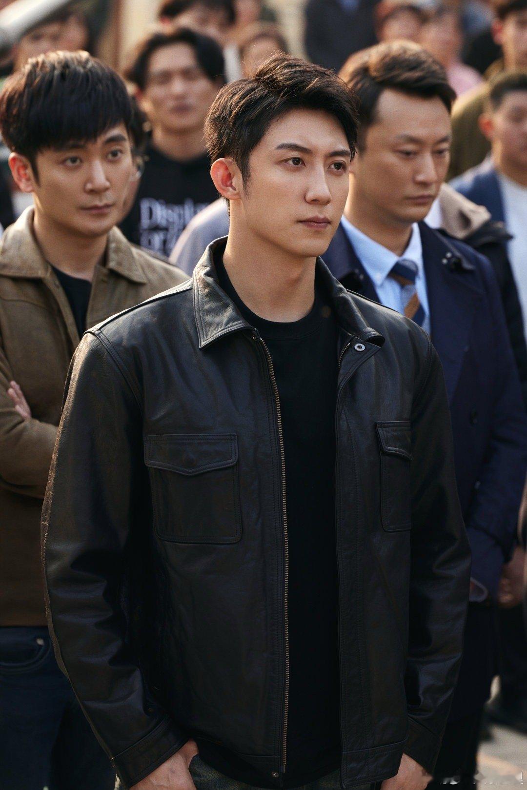 黄景瑜演出了孤胆英雄的味道 黄景瑜在《罚罪2》里简直封神！没夸张嘶吼，仅凭眼神的