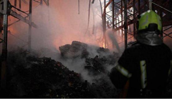 剧烈大爆炸，朝鲜弹道导弹打击扎波罗热钢铁厂，直接迫使一座大型钢厂全面停工！
 