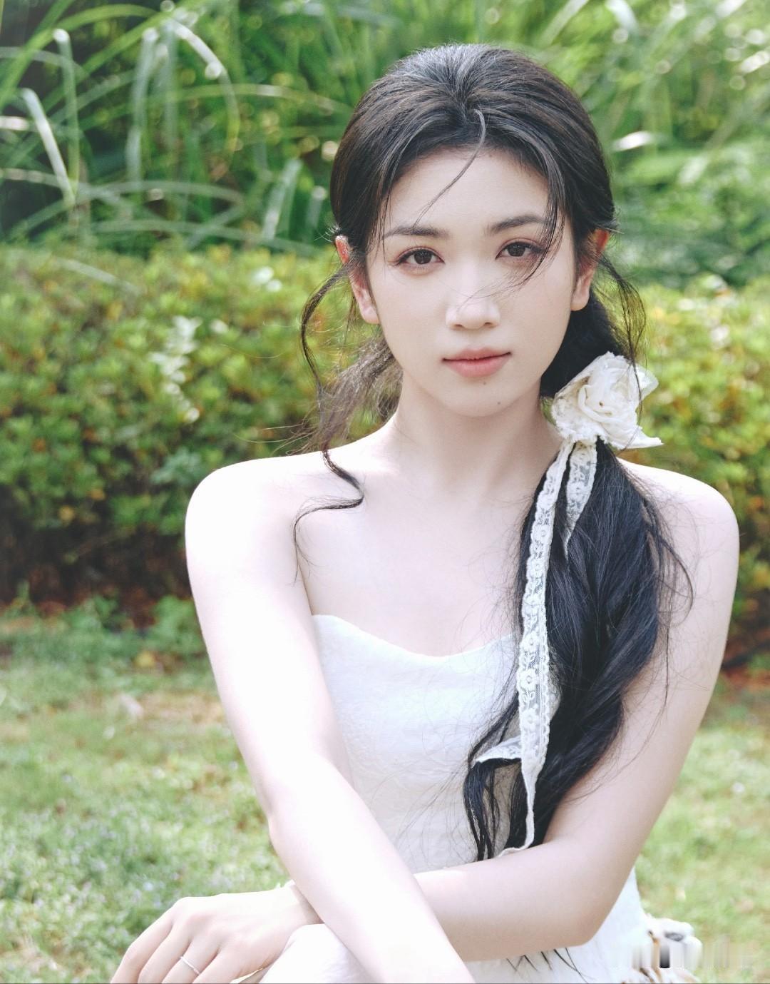演员代露娃谈及原生家庭创伤，言论偏颇而奇葩，出名才不久就把父母推上舆论审判台，实