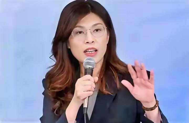 [彩虹]如果军购案不如郑丽文所愿，郑丽文被迫下台辞去国民党主席，会不会自行脱党，