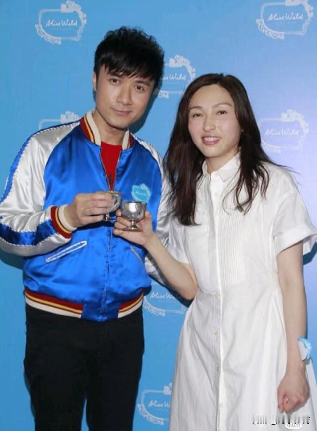 57岁生二胎，她不是靠运气。
香港娱乐圈最高龄产妇纪录背后，藏着被面相师一眼看穿