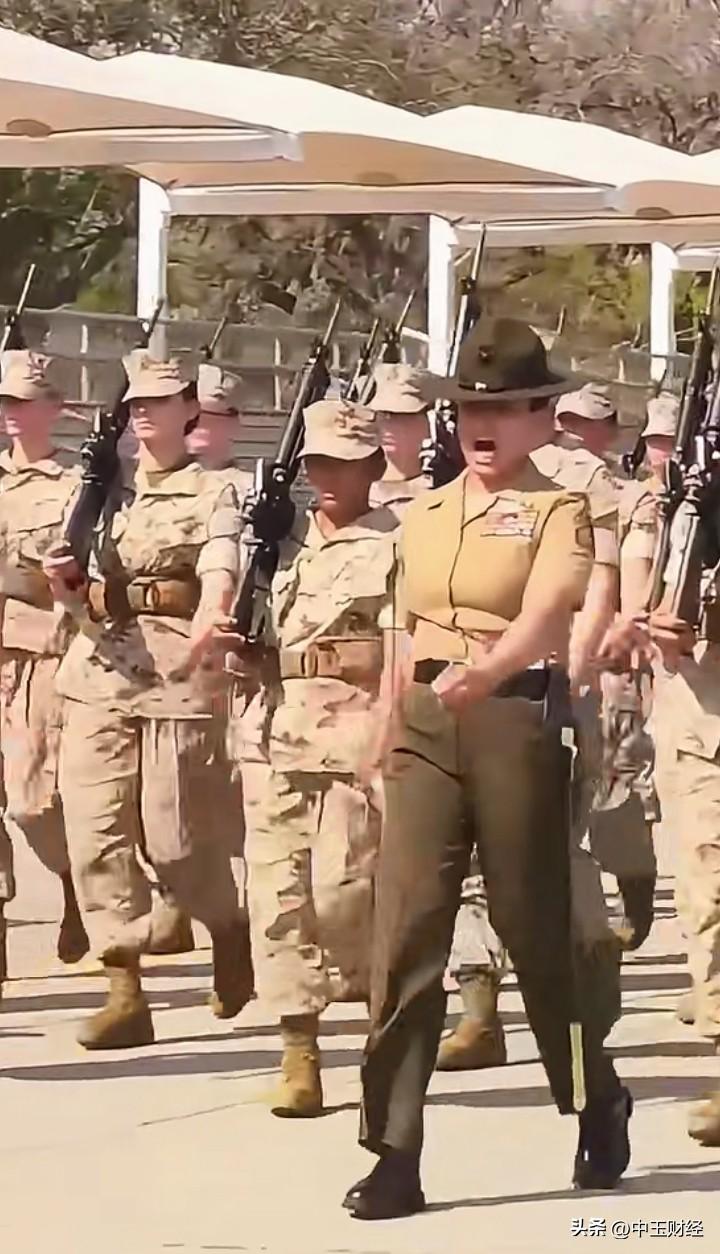 目前，美债规模逼近40万亿美元，美国可谓压力巨大！历史资料表明，2003 - 2