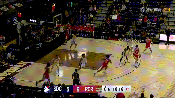 开拓者新秀杨瀚森真是太会打球了！在今天进行的撕裂之城混音和圣地亚哥快船的比赛中，