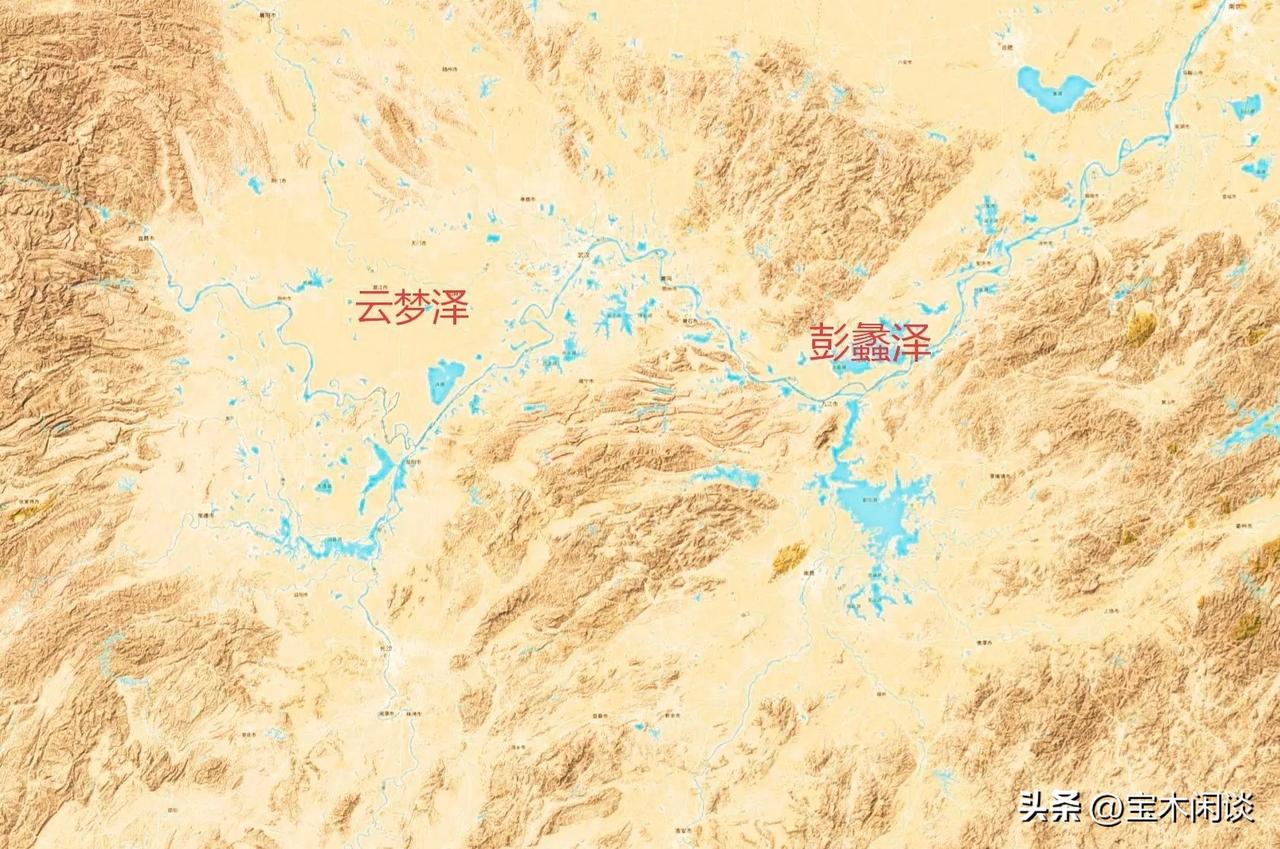 有人奇怪，洞庭湖明明没有鄱阳湖大，为何它的名气远远胜过鄱阳湖？个人觉得，首功应归