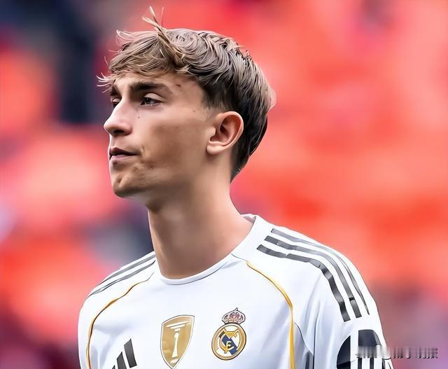 西甲皇家马德里球员赫伊森就辱华言论致歉
2月22日晚，西班牙皇家马德里足球俱乐部