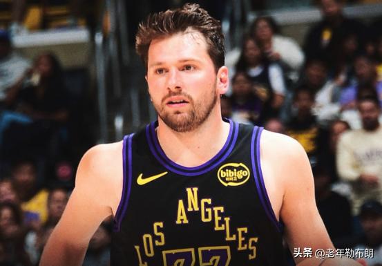 无敌东！东契奇砍下40分+10助攻+0失误，成为湖人队史第一人

4月1日NBA