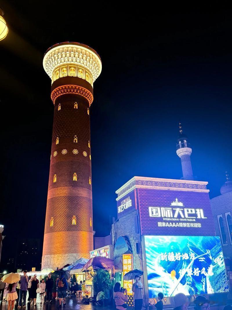 我国面积最大的省级行政区、最大城市
 
我国陆地面积最大的省级行政区是新疆维吾尔
