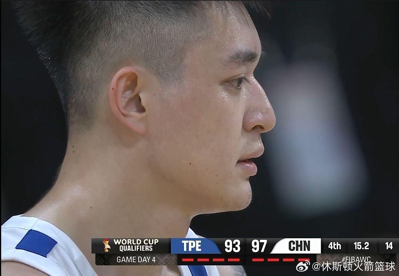 哈哈，这是杨指导嘛今天他没有来，谁都不能动筷子！！中国男篮vs中国台北男篮中国男