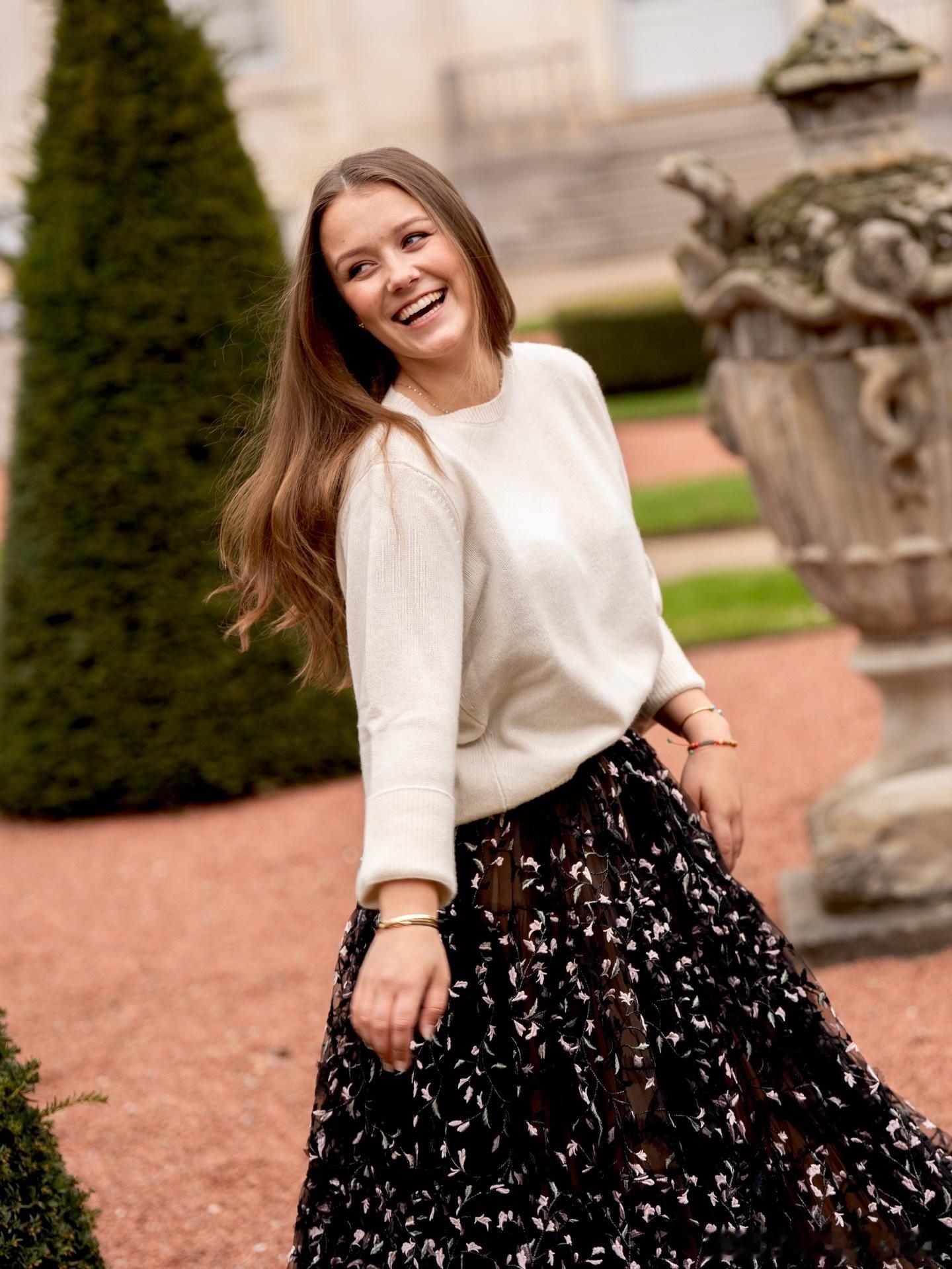 新闻 2026.4.21 丹麦王室发布伊莎贝拉公主的新官方照以庆祝19岁生日，“