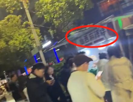 杭州这个“美食荒漠”终于有美食火起来了，但是火的怎么是山西麻辣拌？
一个普普通通