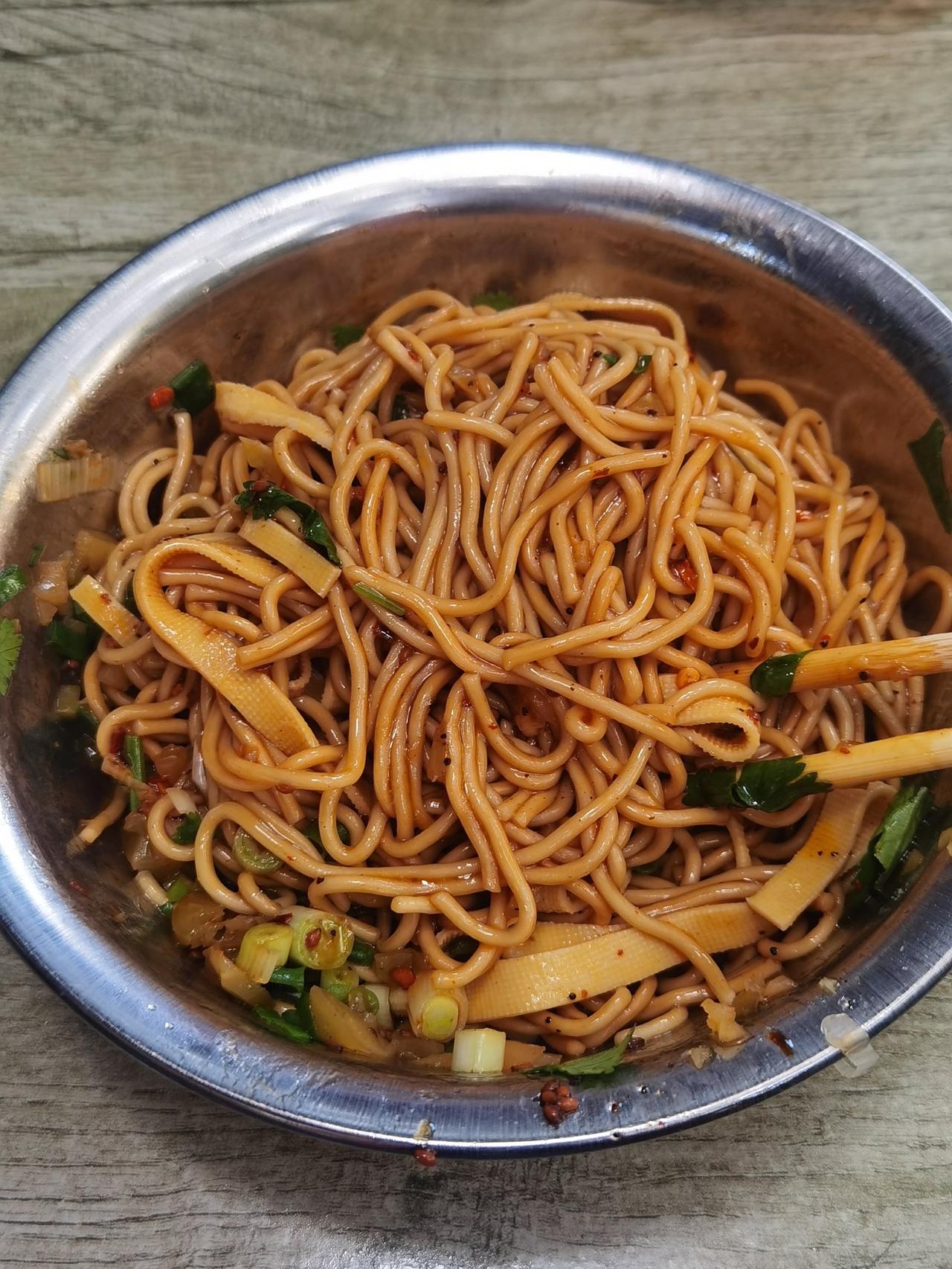 河南信阳最好吃的一道美食是什么

说起河南信阳的美食，那可真是三天三夜都唠不完。