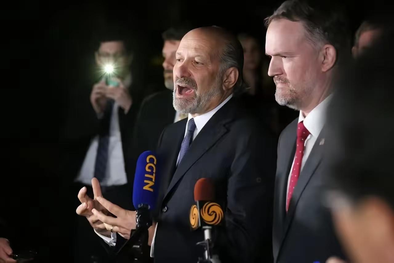 11月8日，美国商务部长卢特尼克对媒体说:“中国正在有条不紊地执行中美釜山议协，