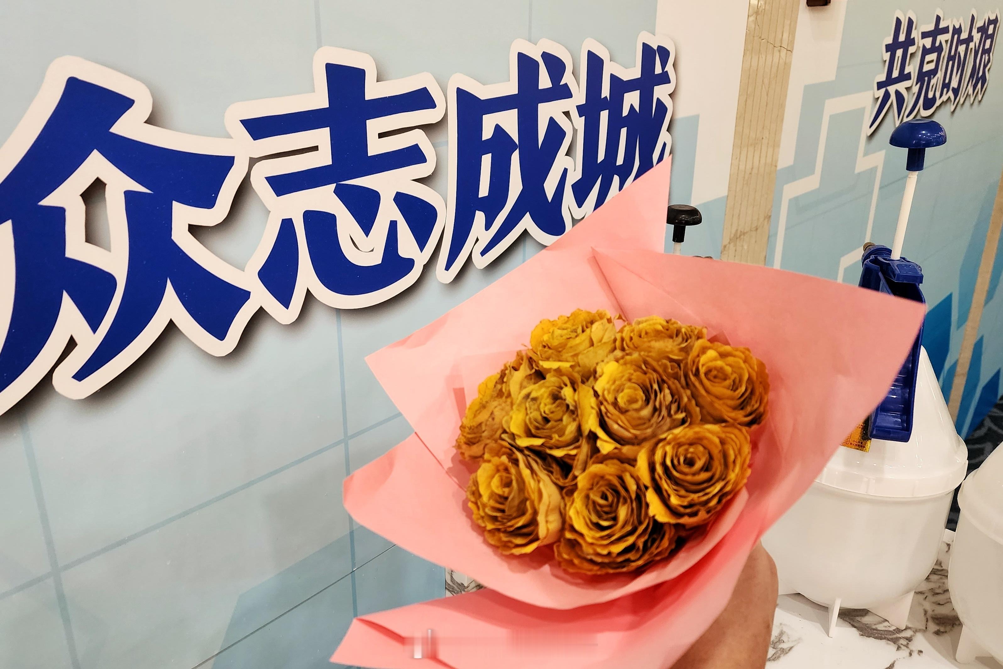 新冠又来了不能说又来了，病毒一直没有消失，只是感染又到了一个峰值。中疾控数据显示