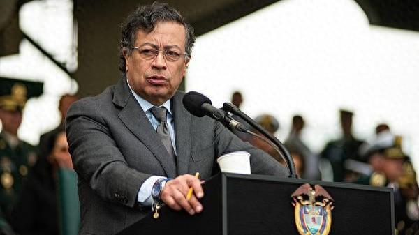 哥伦比亚总统佩特罗在社交媒体爆料，特朗普下令轰炸了委内瑞拉马拉开波的一处工厂，还