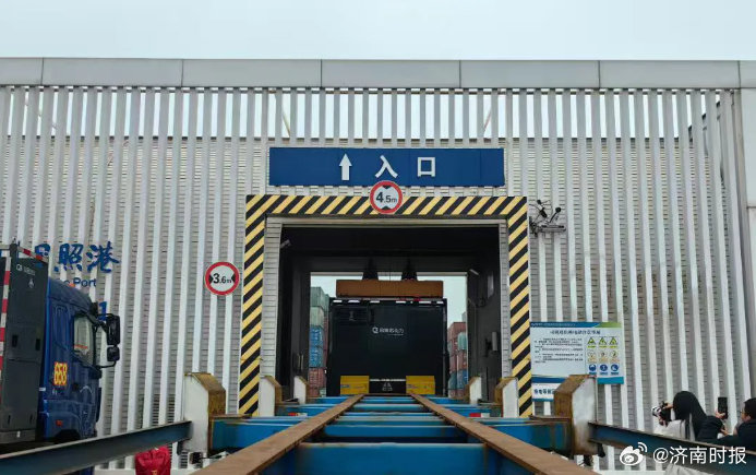 【#日照港运输车辆将100%全电动化#】3月18日，新黄河记者从山东港口集团了解