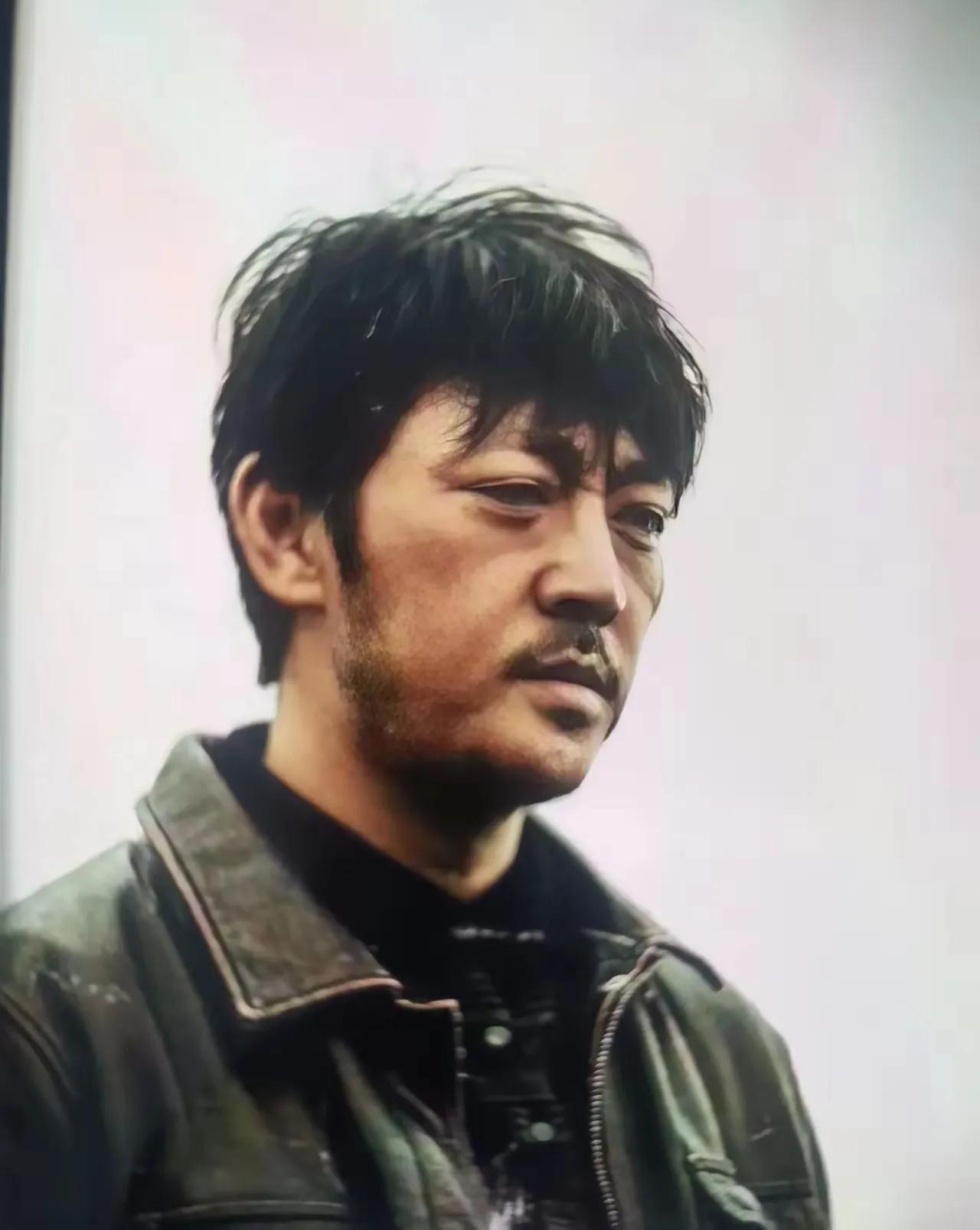 追剧《生万物》 宁可金虽然是大地主的儿子，但在前面的剧情里都是正面人物的形象。当
