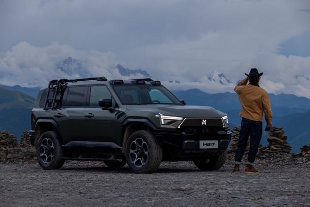 谁说越野车一定是“重量级”？猛士M817让越野也能轻量化！
不要再说越野车一定是