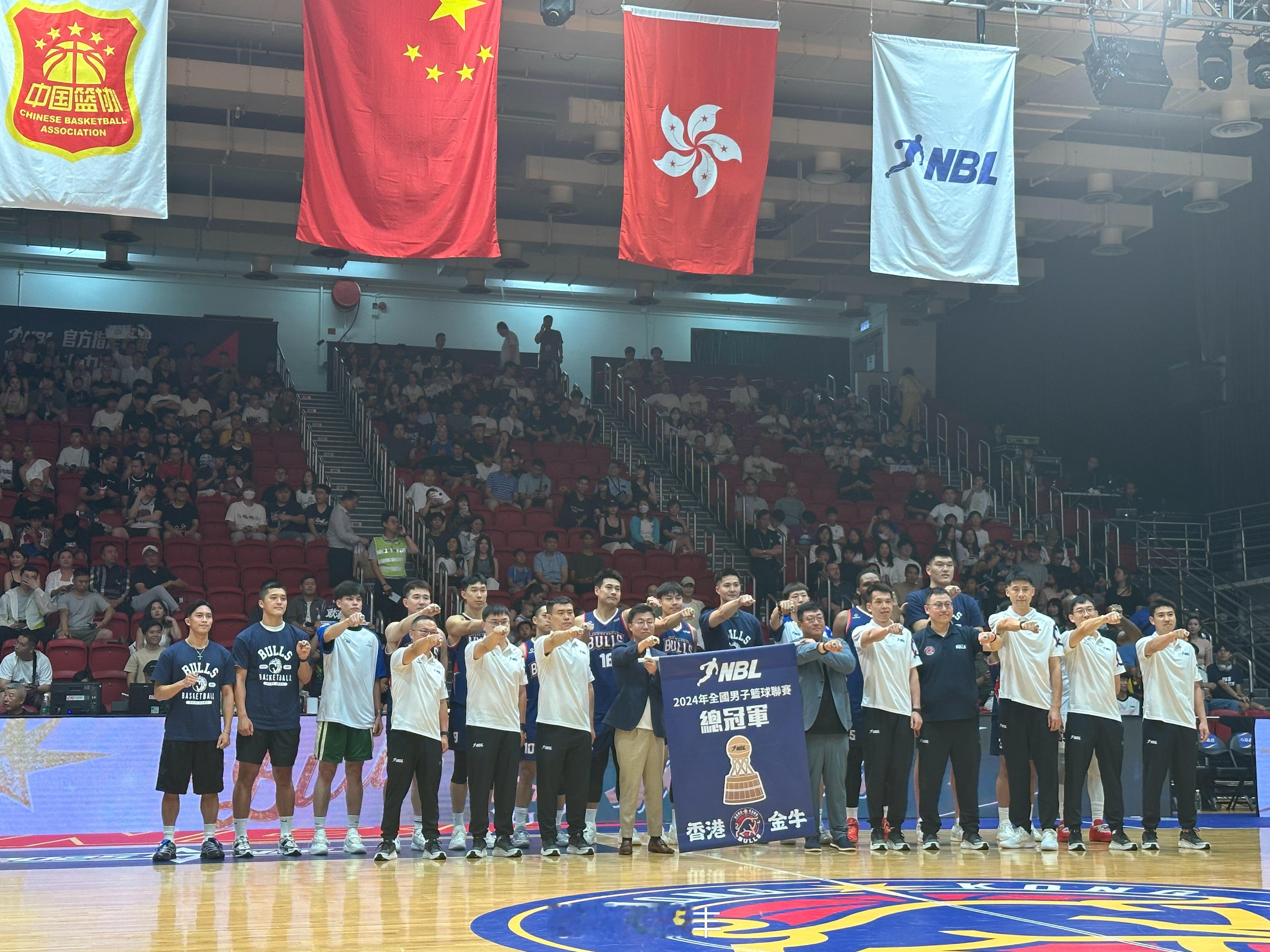 离队的，留队的，都到齐了，齐齐整整，香港金牛本赛季力争卫冕！NBL揭幕战琼斯做客