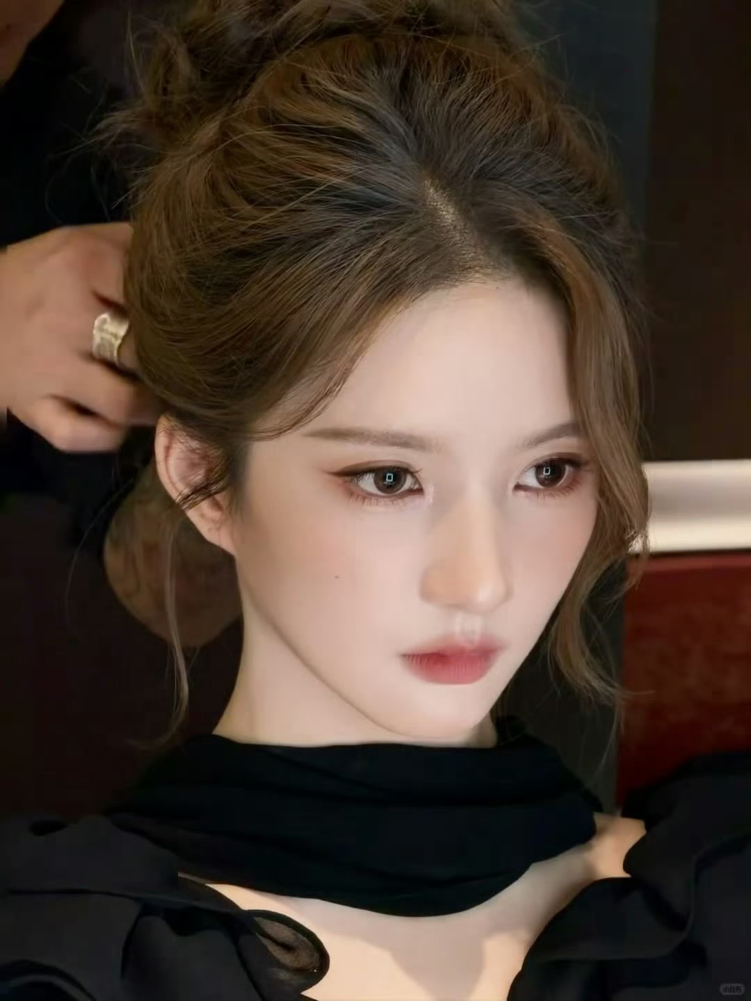 刘些宁  化妆师潇潇分享给刘些宁化的妆好权威的一张脸完全公主啊姐姐长得这么完美还