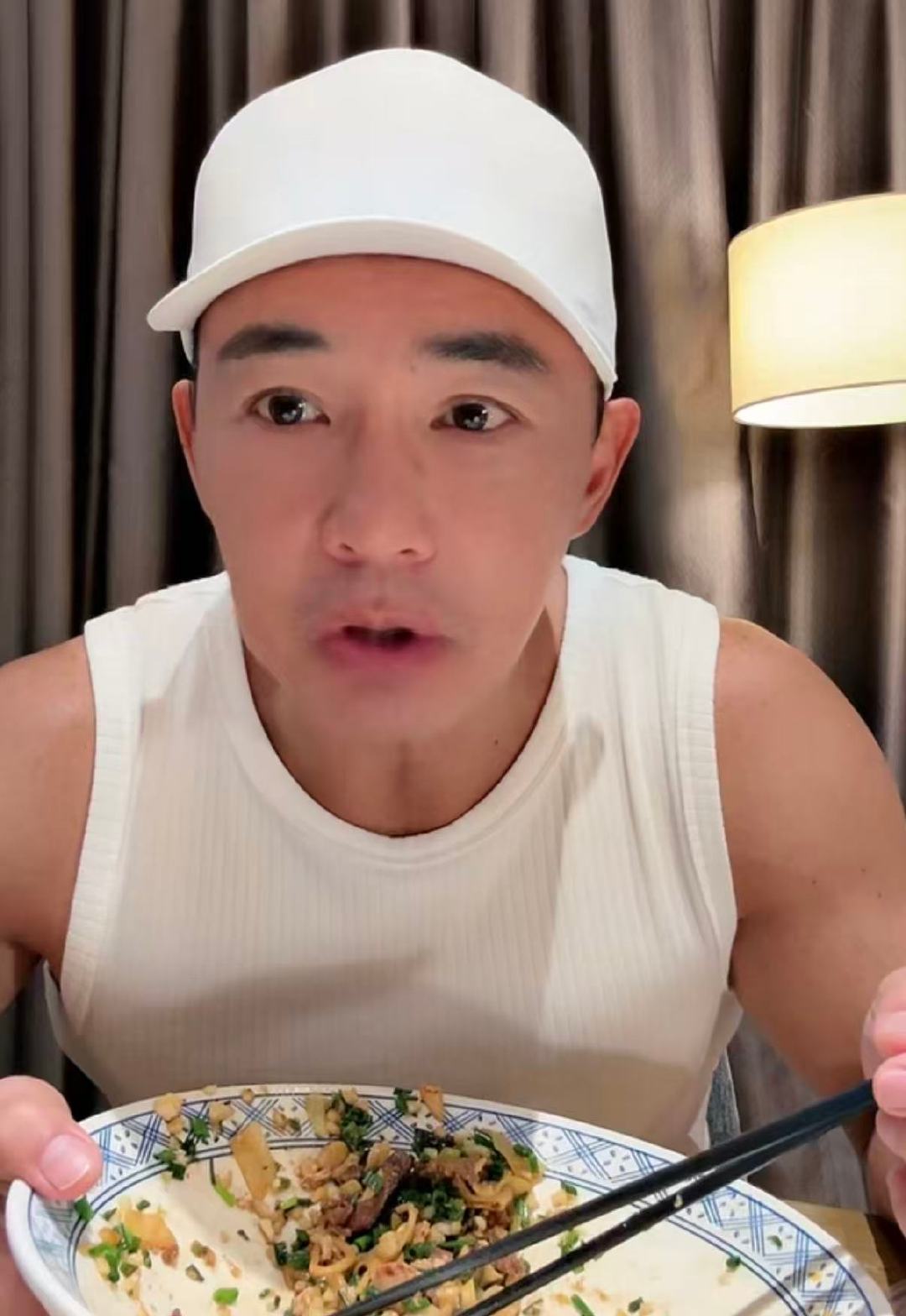 刘畊宏说周杰伦神预言周杰伦安慰刘畊宏刚好去演唱会 周杰伦视频连线时问“这节目有淘