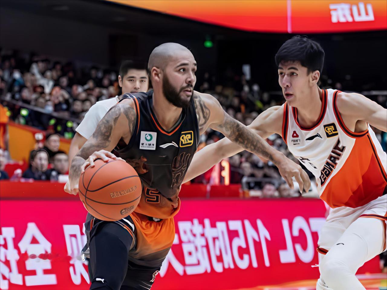 10月11日，据媒体人Chnhoops消息，前山东外援达拉斯 - 摩尔新赛季将加