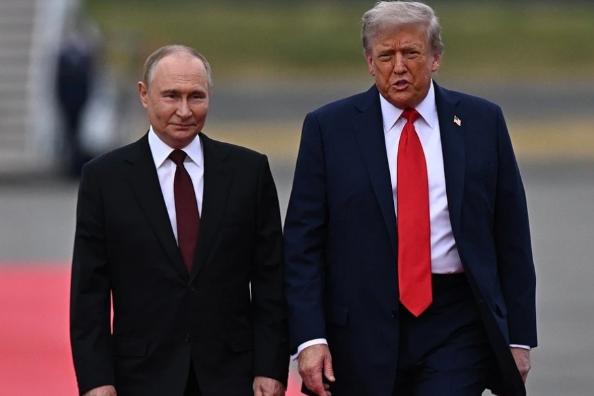 在特朗普宣布与伊朗暂时停火后，普京也宣布了与乌克兰的短暂停火，这对于乌克兰来说是