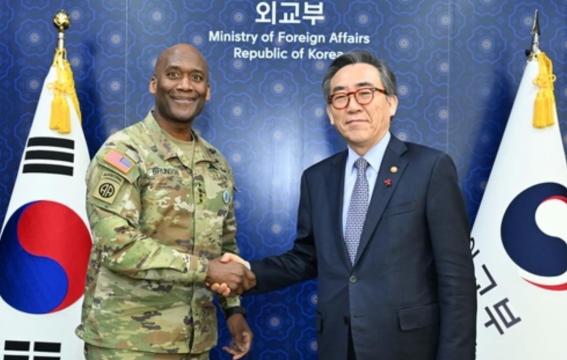 这个韩国专家太敢说了！他曾经表示如果美国把所有军事力量都集结起来去攻打中国，就算