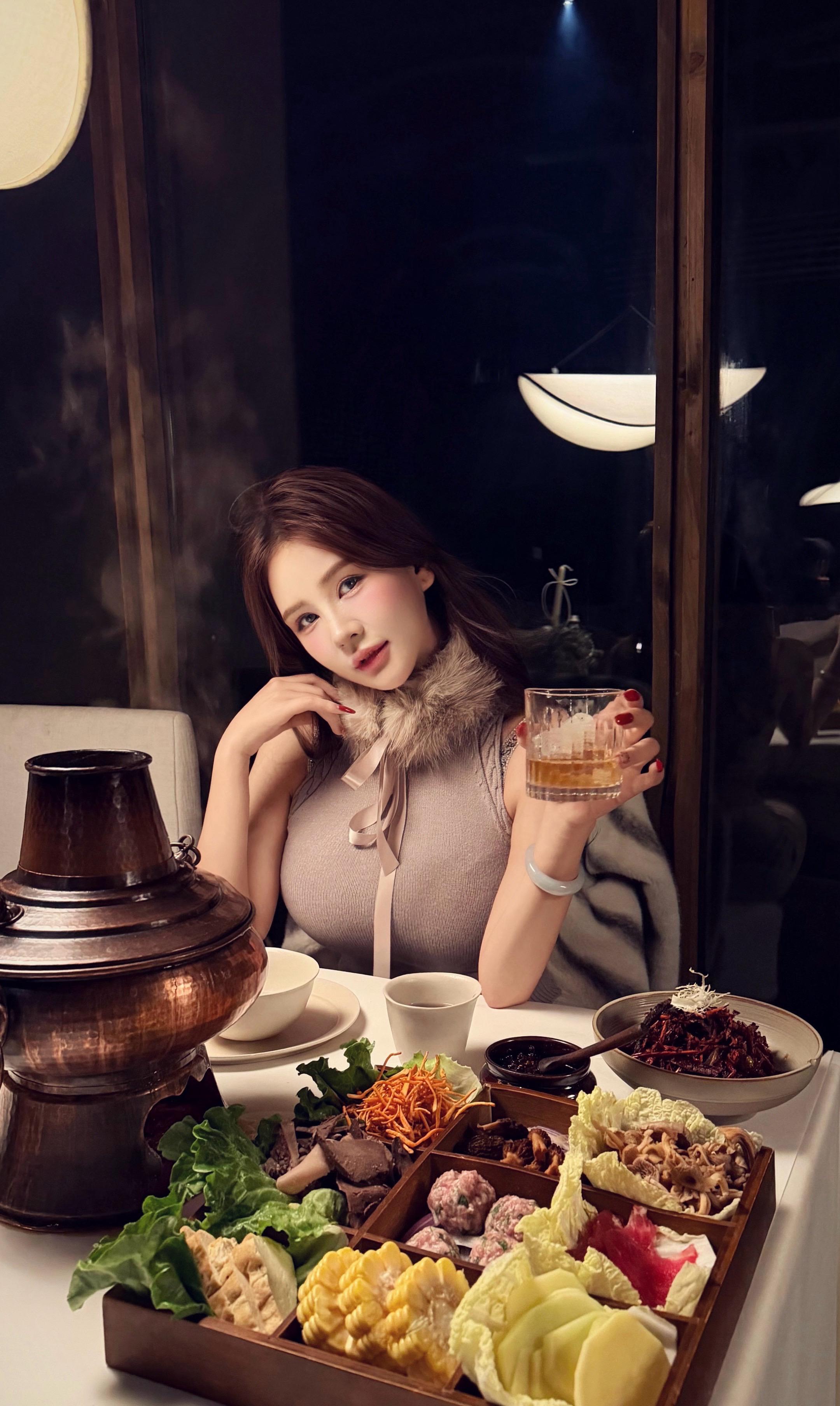 人有两次真心 第一次是情窦初开 第二次是明知不可而为之