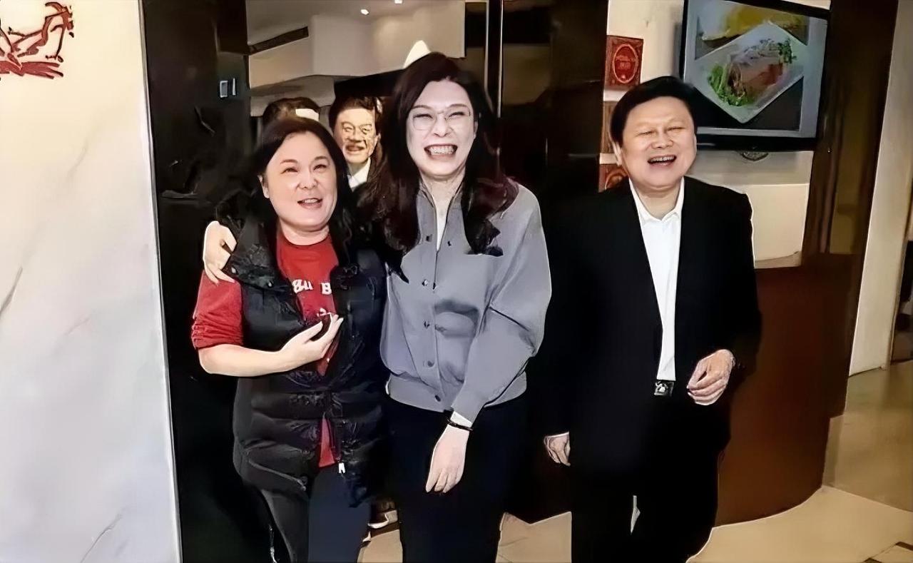 针对郑丽文今天（7日）访陆，国民党团已经要求所有立委出席欢送郑丽文。
傅崐萁对郑