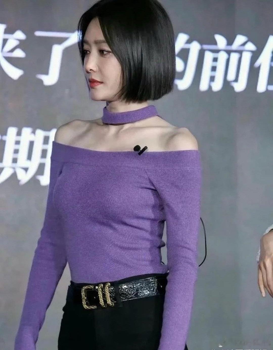 这是紫色妖姬吗？怎么这么好看，要是穿在其他人身上真的不会觉得好看，但是秦岚穿着确