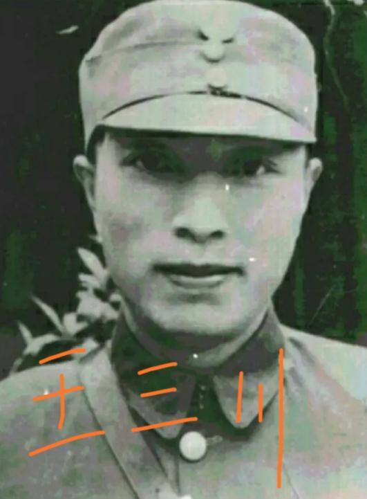 1945 年，打入日伪内部的王三川，身份已经暴露了，汉奸劳乃心让他回来商讨要事，