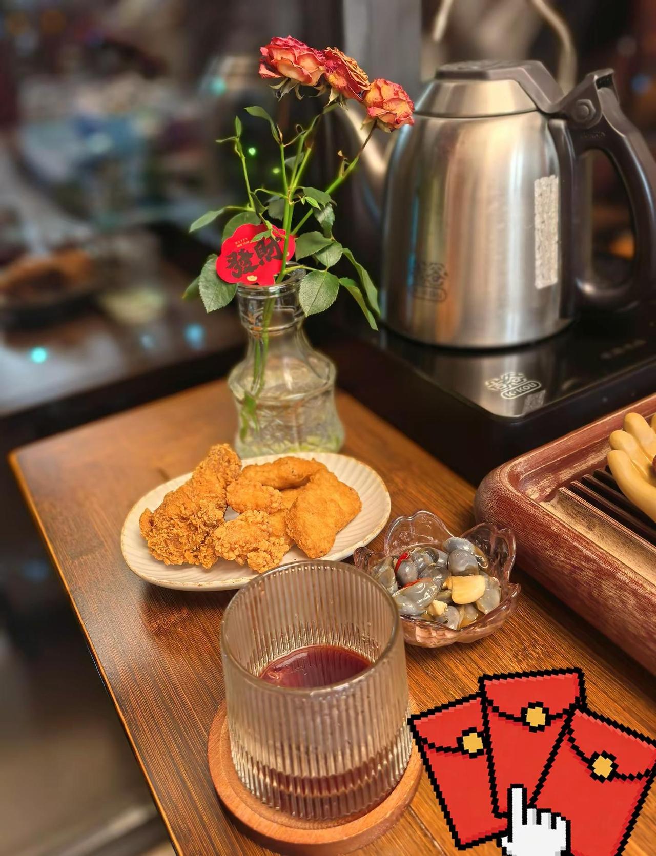 微醺是烟火，清醒是生活。生活需要偶尔的放松,听听音乐，小酌微醺。