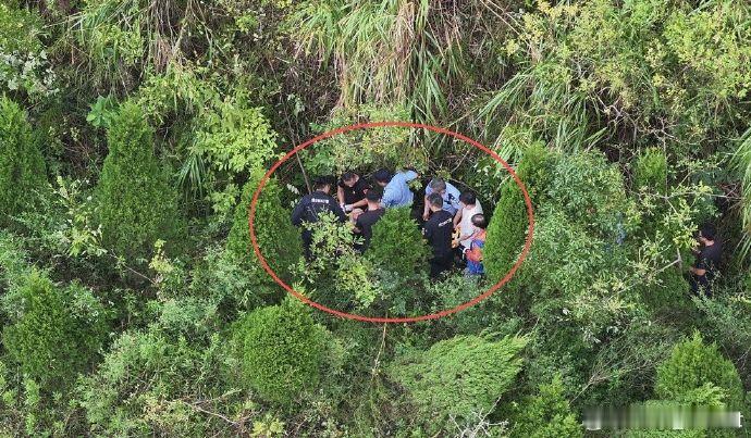 立体搜救玉环峭壁救援99岁老人 最见功力的是“立体化”的战术素养。不是人海战术瞎